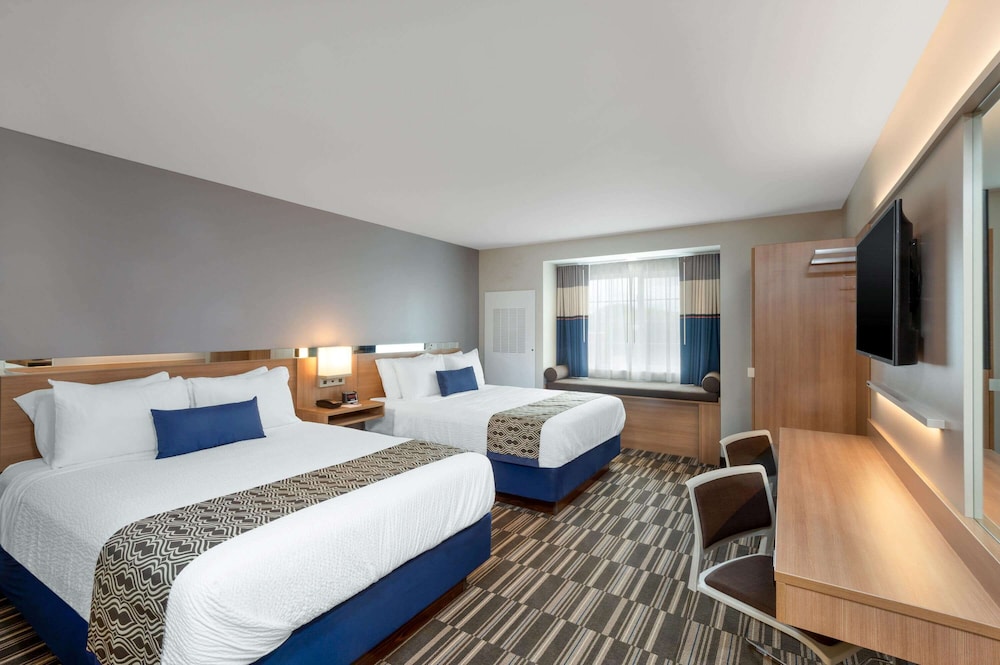 Microtel Inn and Suites by Wyndham Farmington 11/30