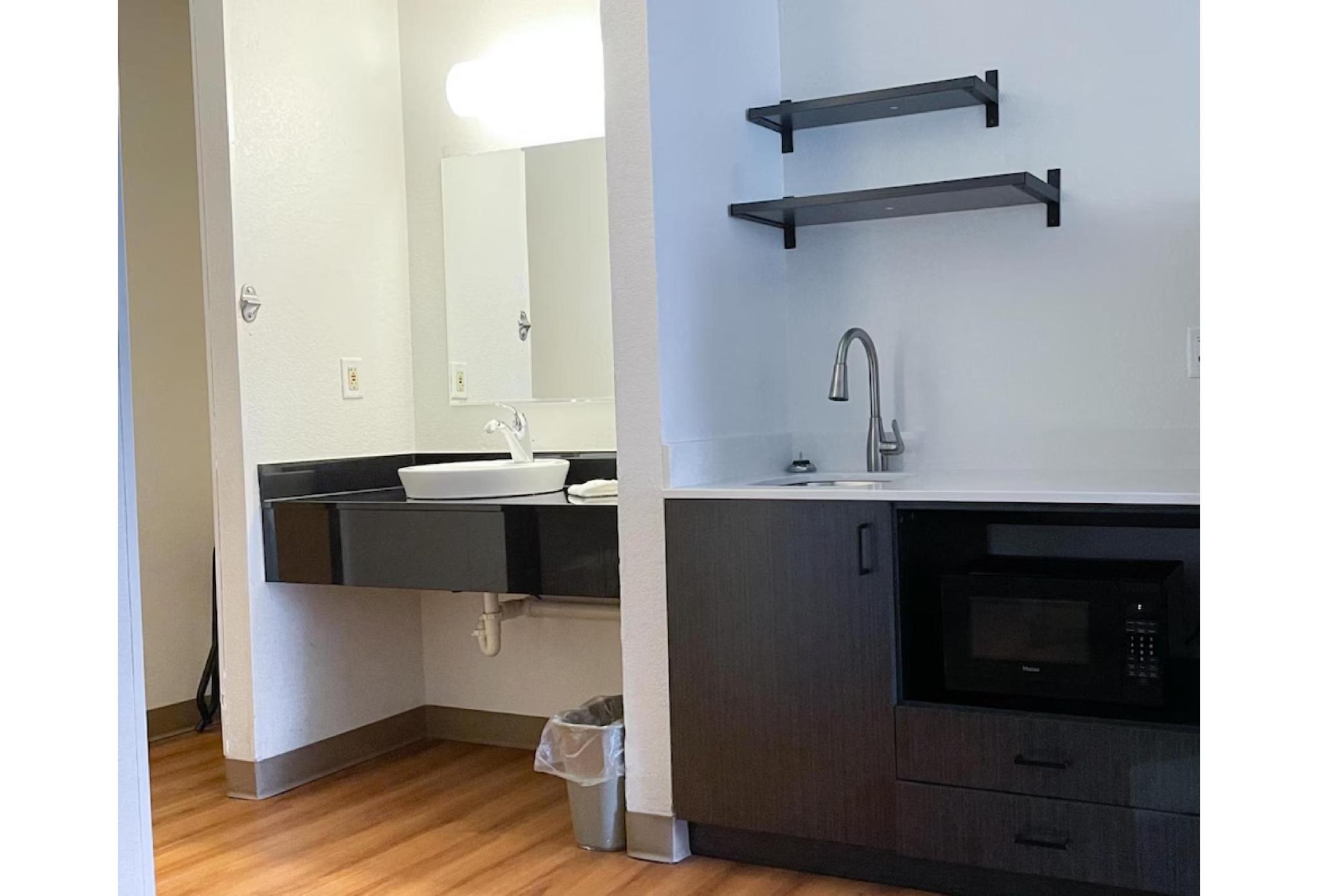 Studio6 Indianapolis, IN – Southport 29/30
