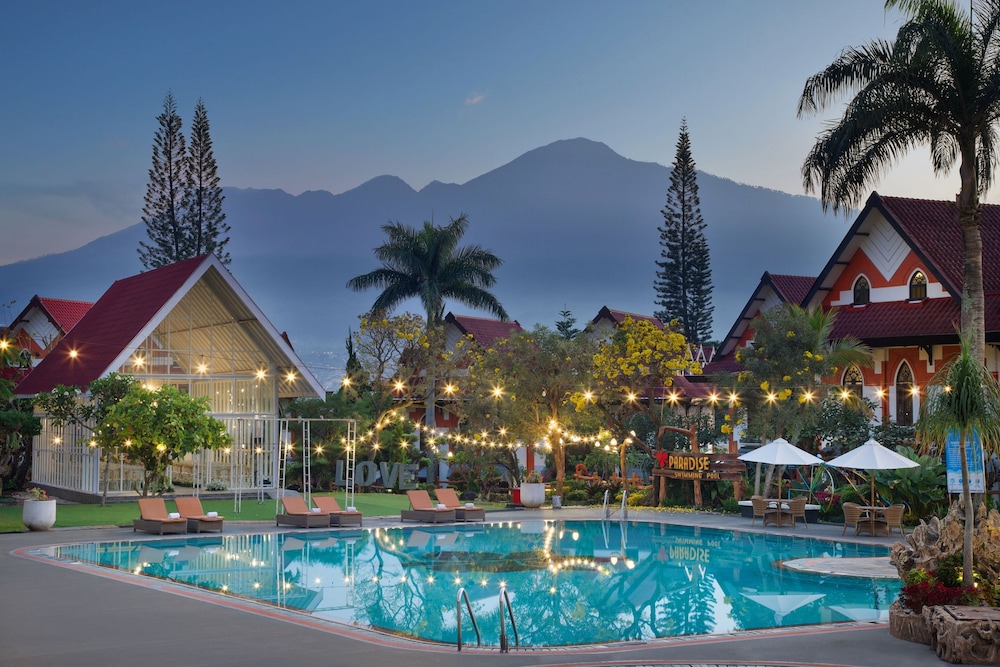 Royal Hotel and Villa Batu 4/61