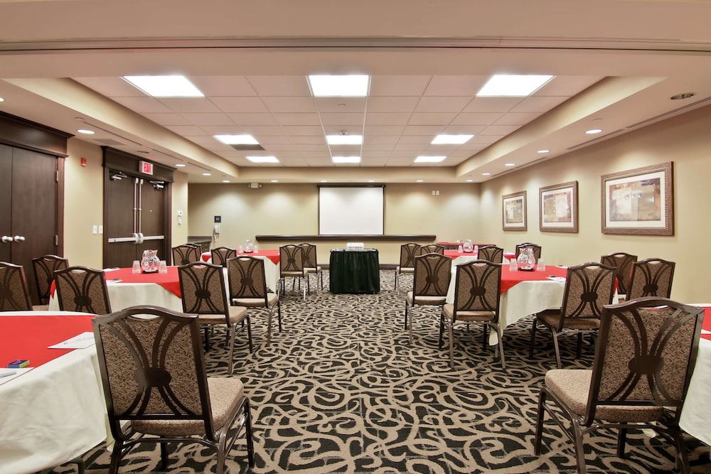 Hampton Inn by Hilton North Bay 43/47