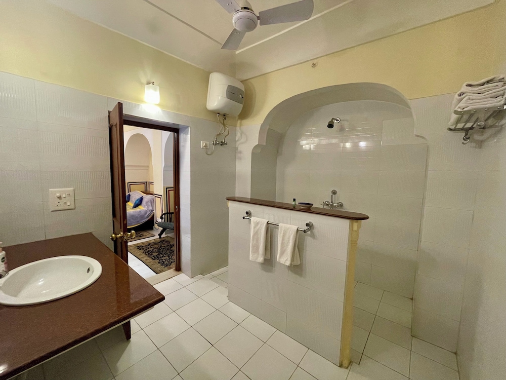 Khatu Haveli 60/61