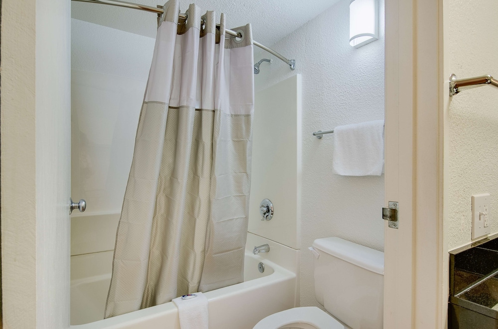 Motel6 Tacoma, WA - South 42/46