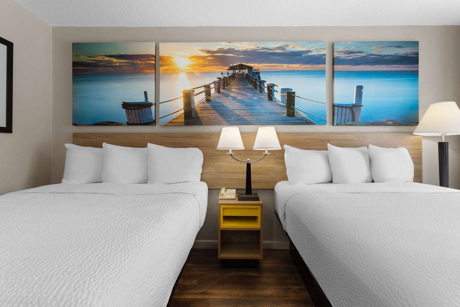 Days Inn by Wyndham St. Petersburg Central 10/23
