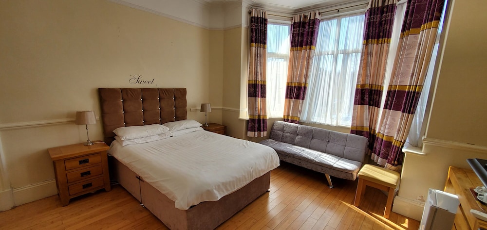 Diamonds Guest House 16/49