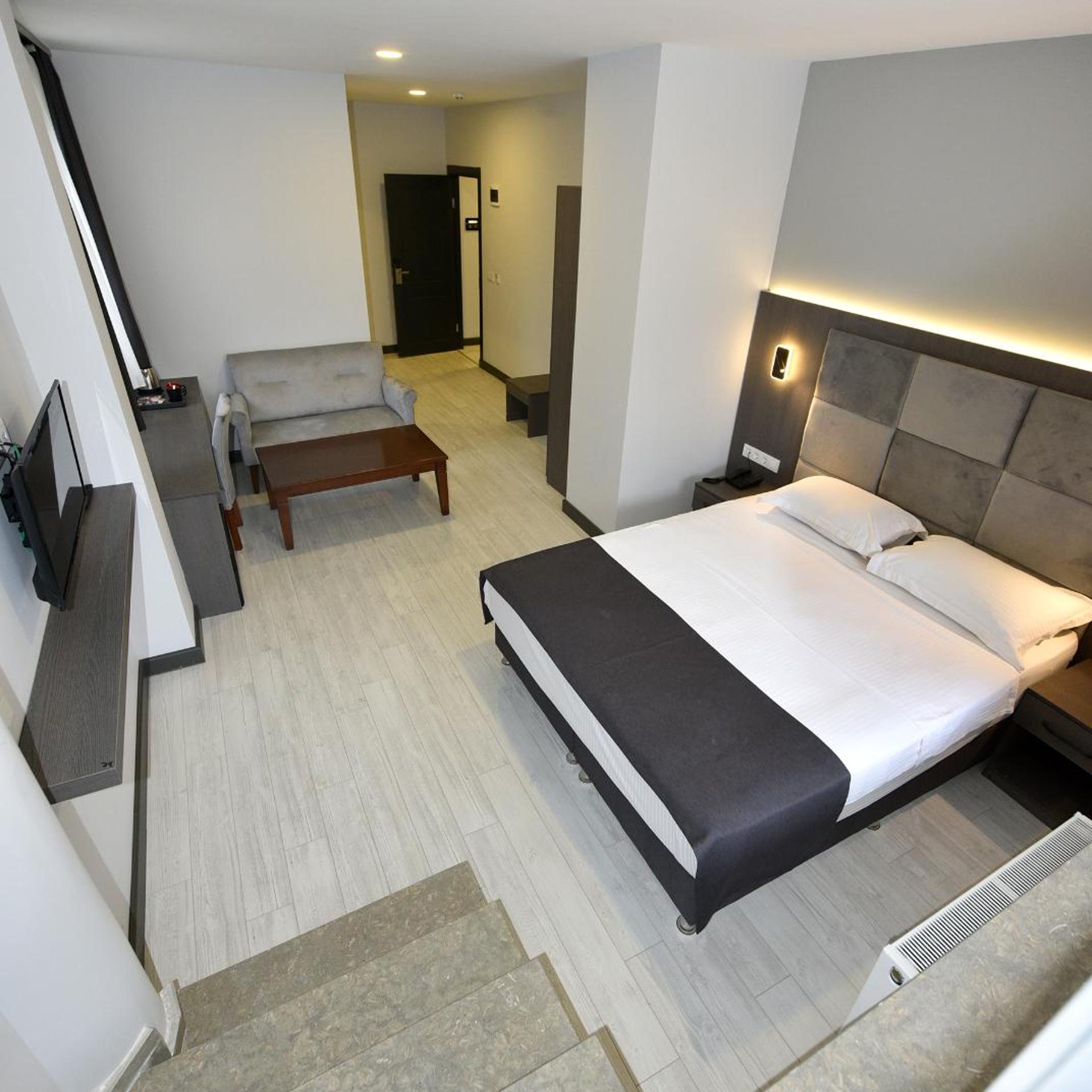 Executive, Suite