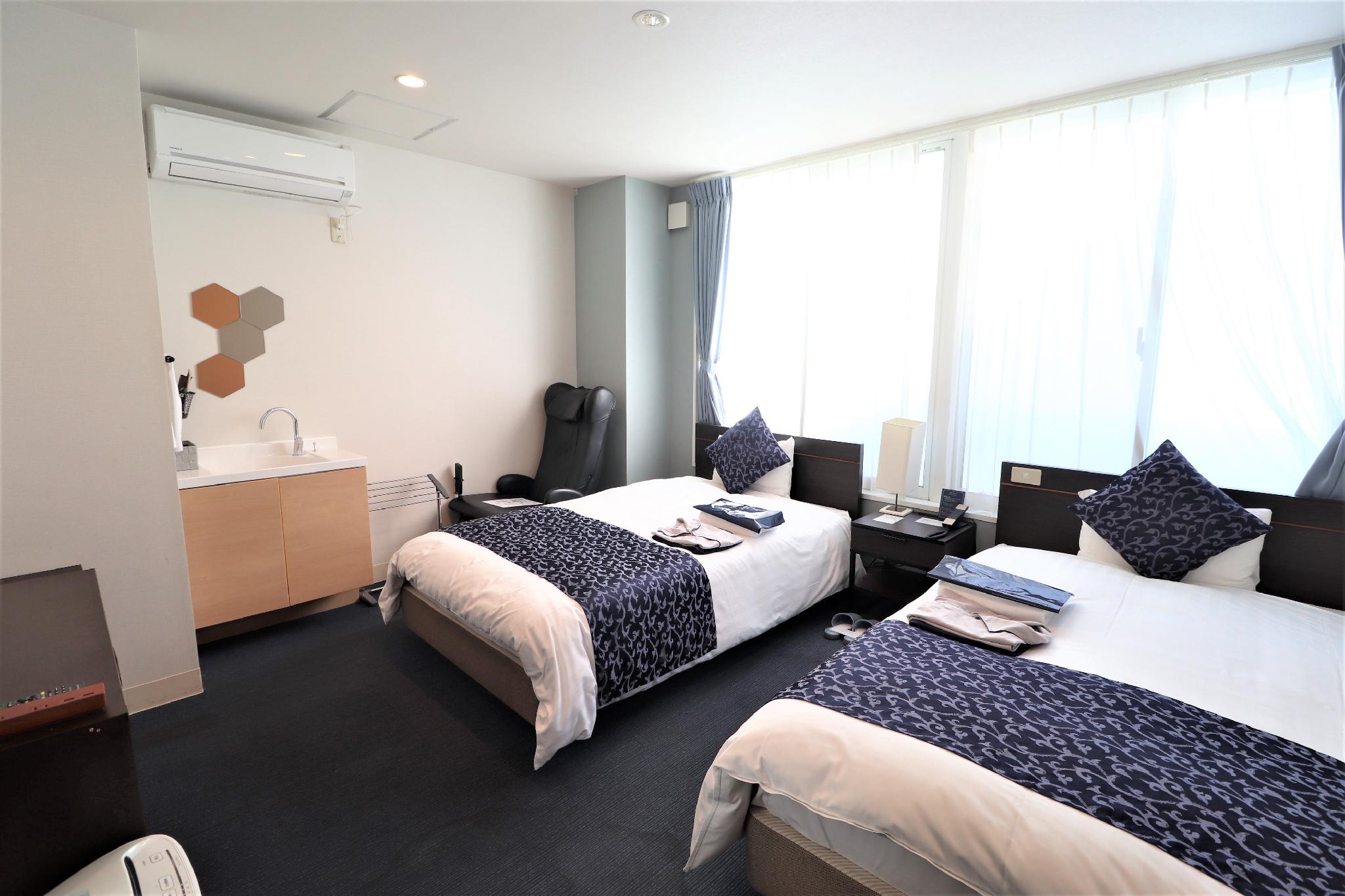 Standard, Twin Beds, No Bathroom