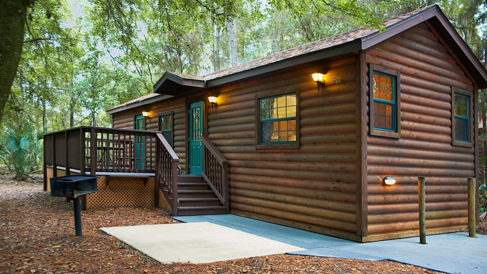 The Cabins at Disney's Fort Wilderness Resort - A Disney Vacation Club Resort 2/43