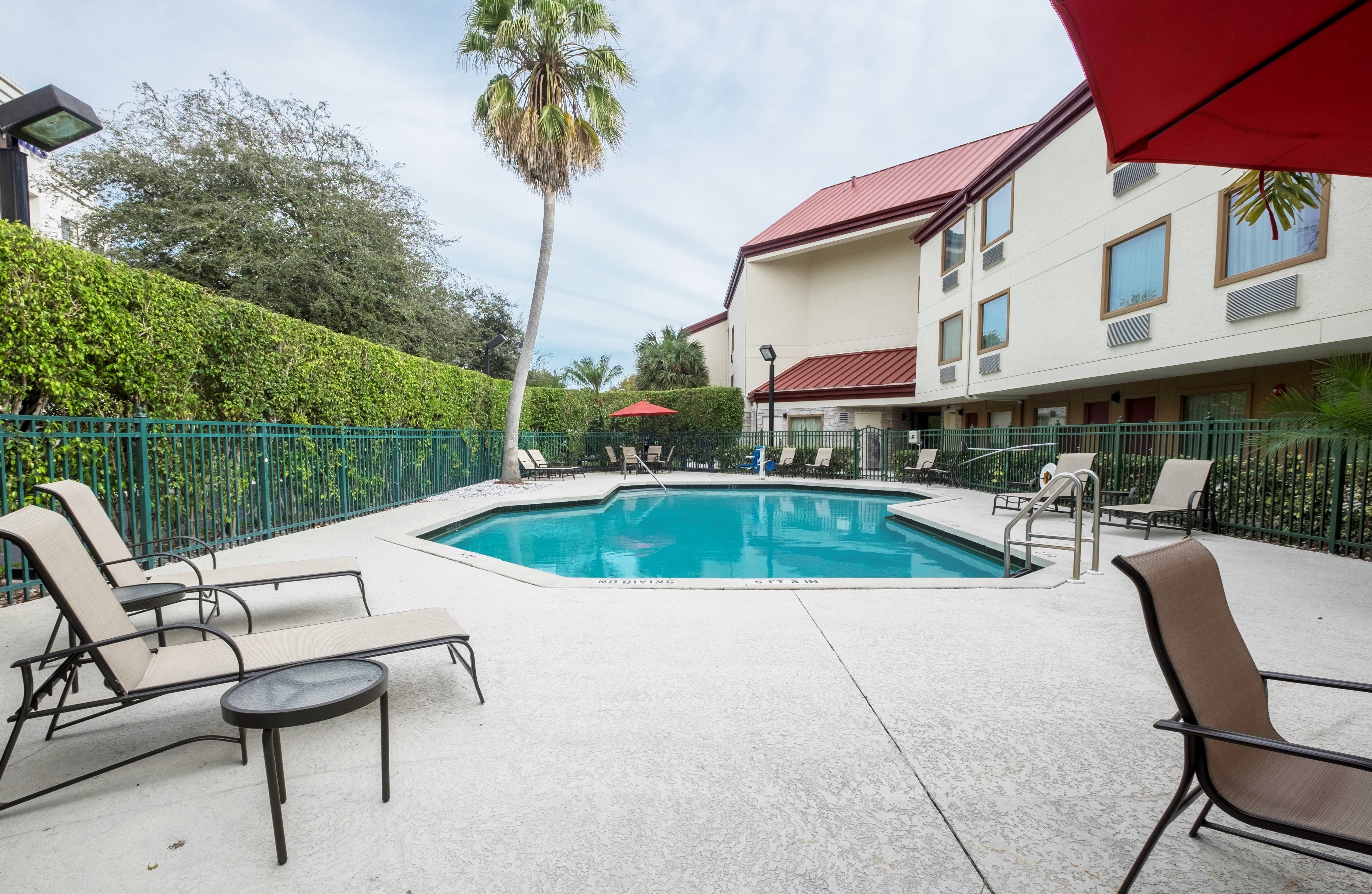 Red Roof PLUS West Palm Beach 23/24