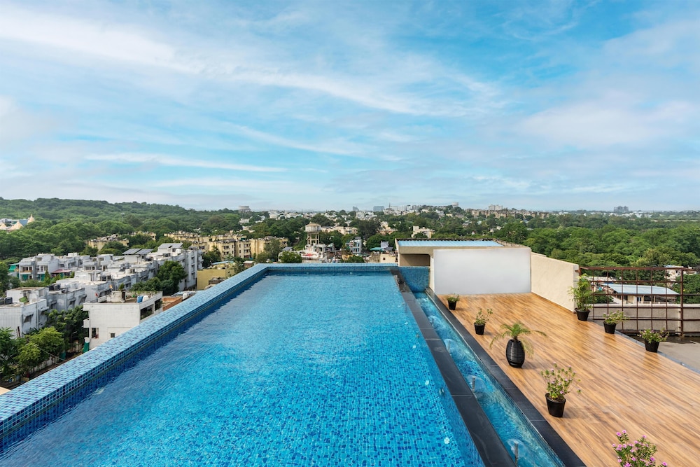 Radisson Bhopal 62/64