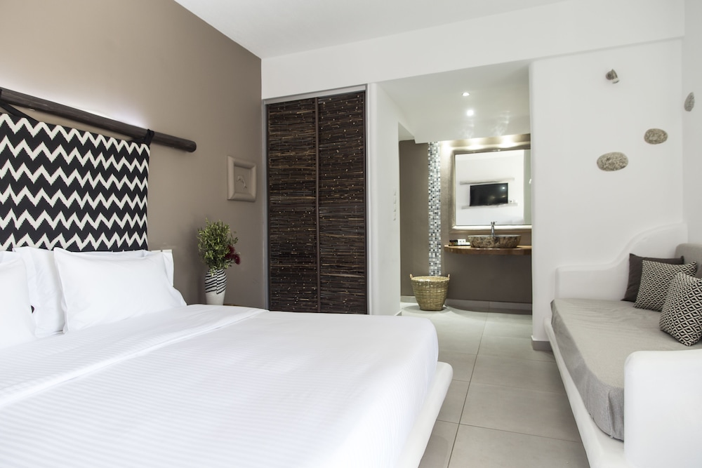 My Mykonos Hotel 24/79
