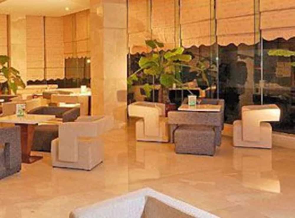Poly Hotel Wuhan(Formely Poly White Rose Hotel) 15/31