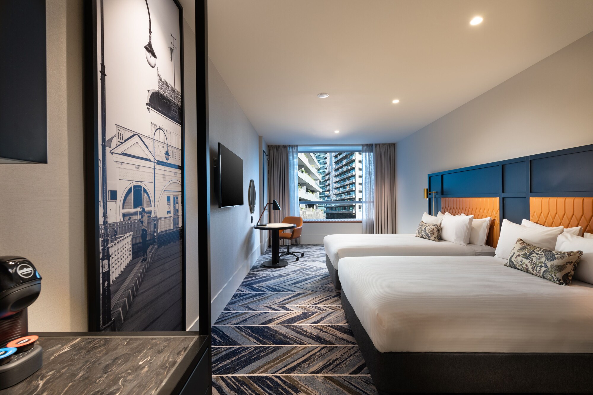 Discovery, 2 Double Beds