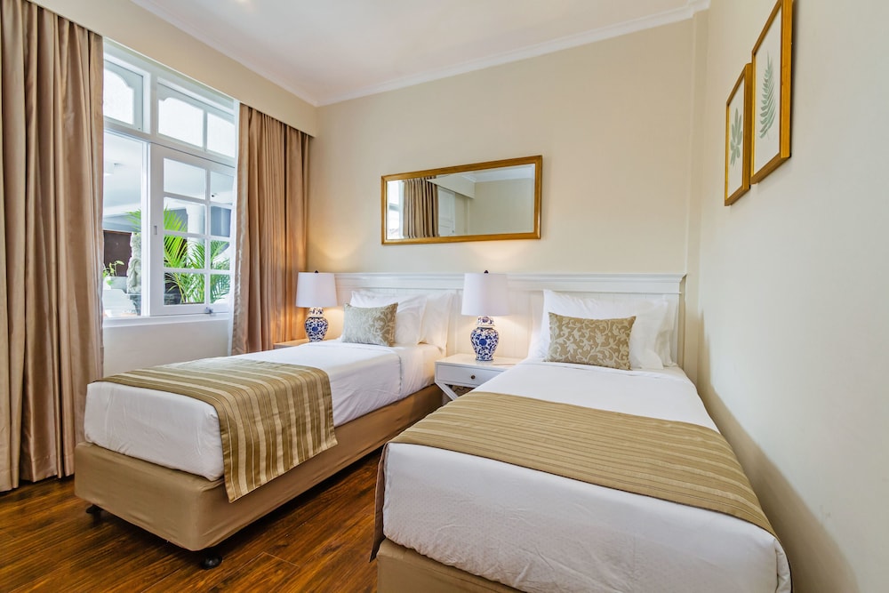 DELUXE, POOL VIEW, TERRACE