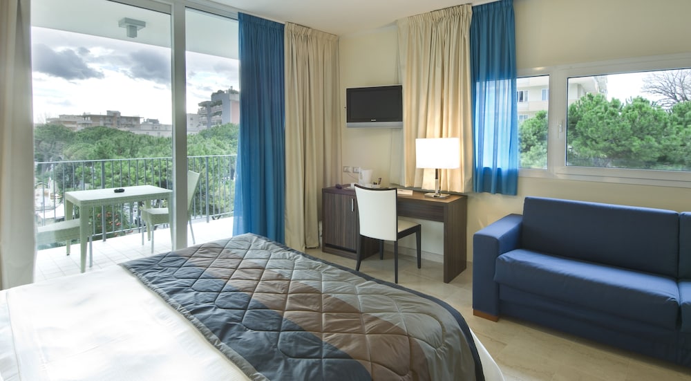MERCURE RIMINI LUNGOMARE 31/71
