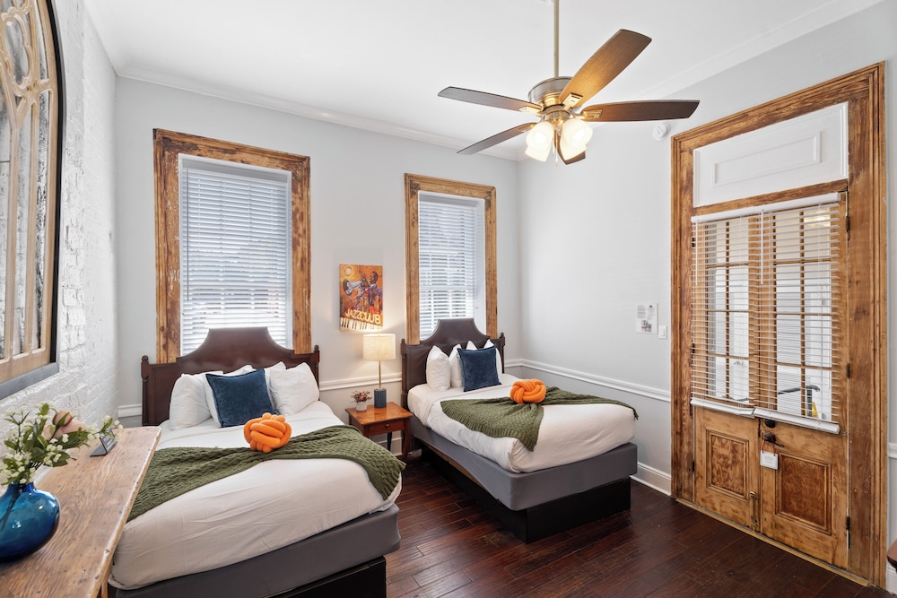 Premier, 2 Double Beds, Hotel St Pierre French Quarter 2/5