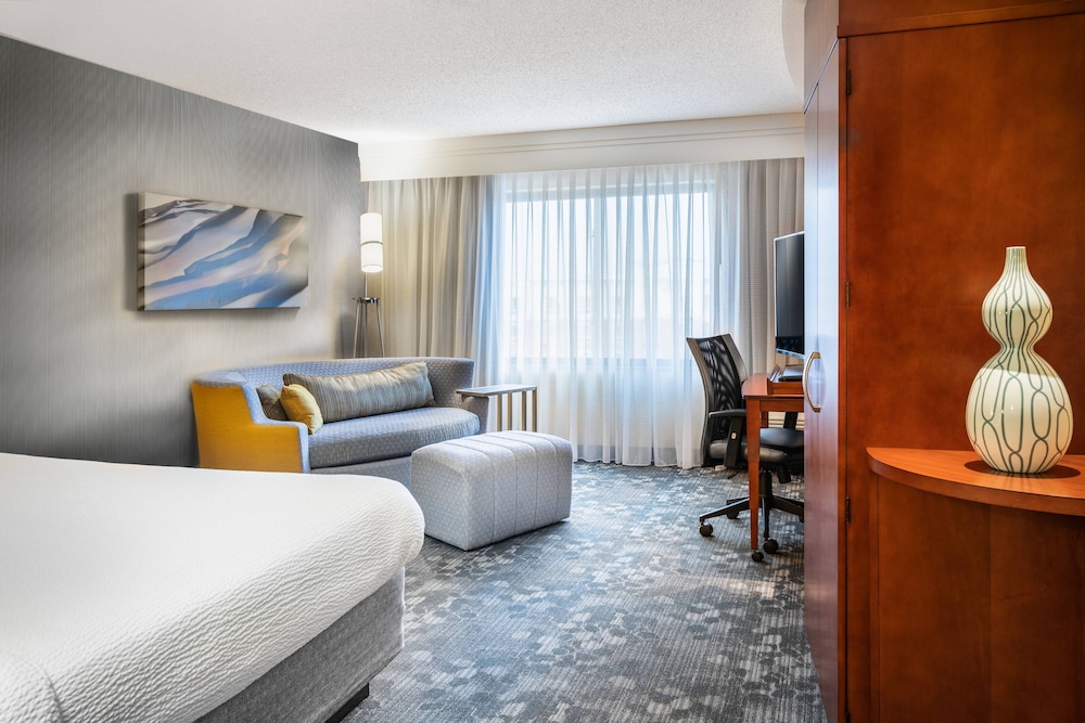 Courtyard Marriott Denton 34/47