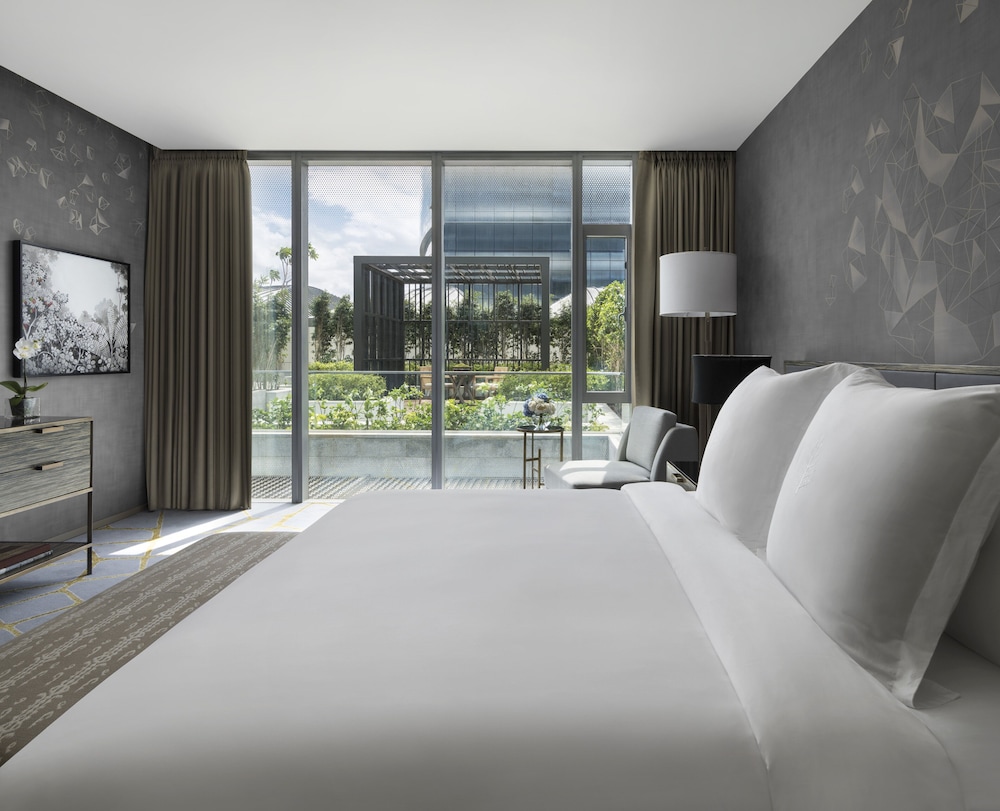 GARDEN, DELUXE, SUITE