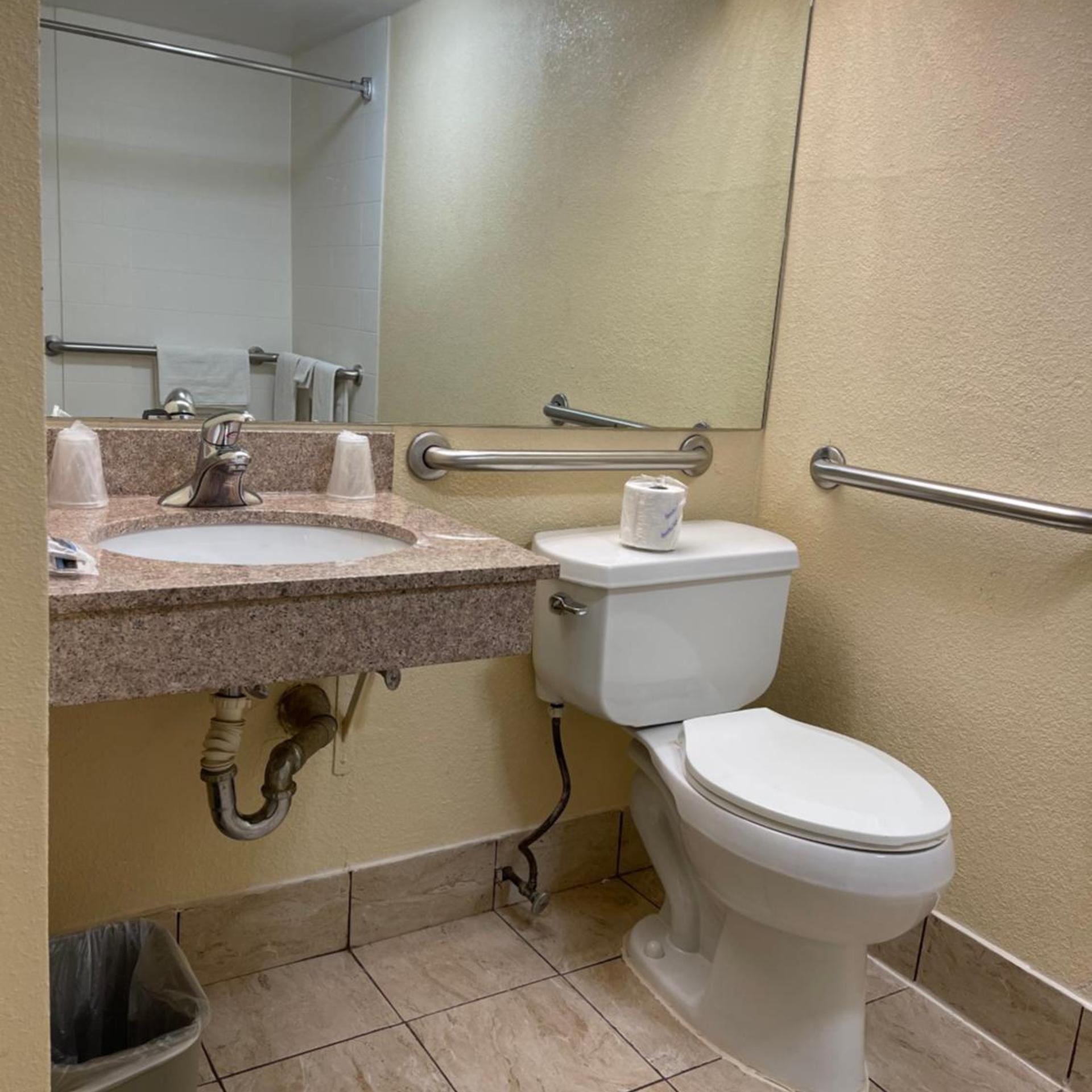 Budget Inn Temple Hills 48/50