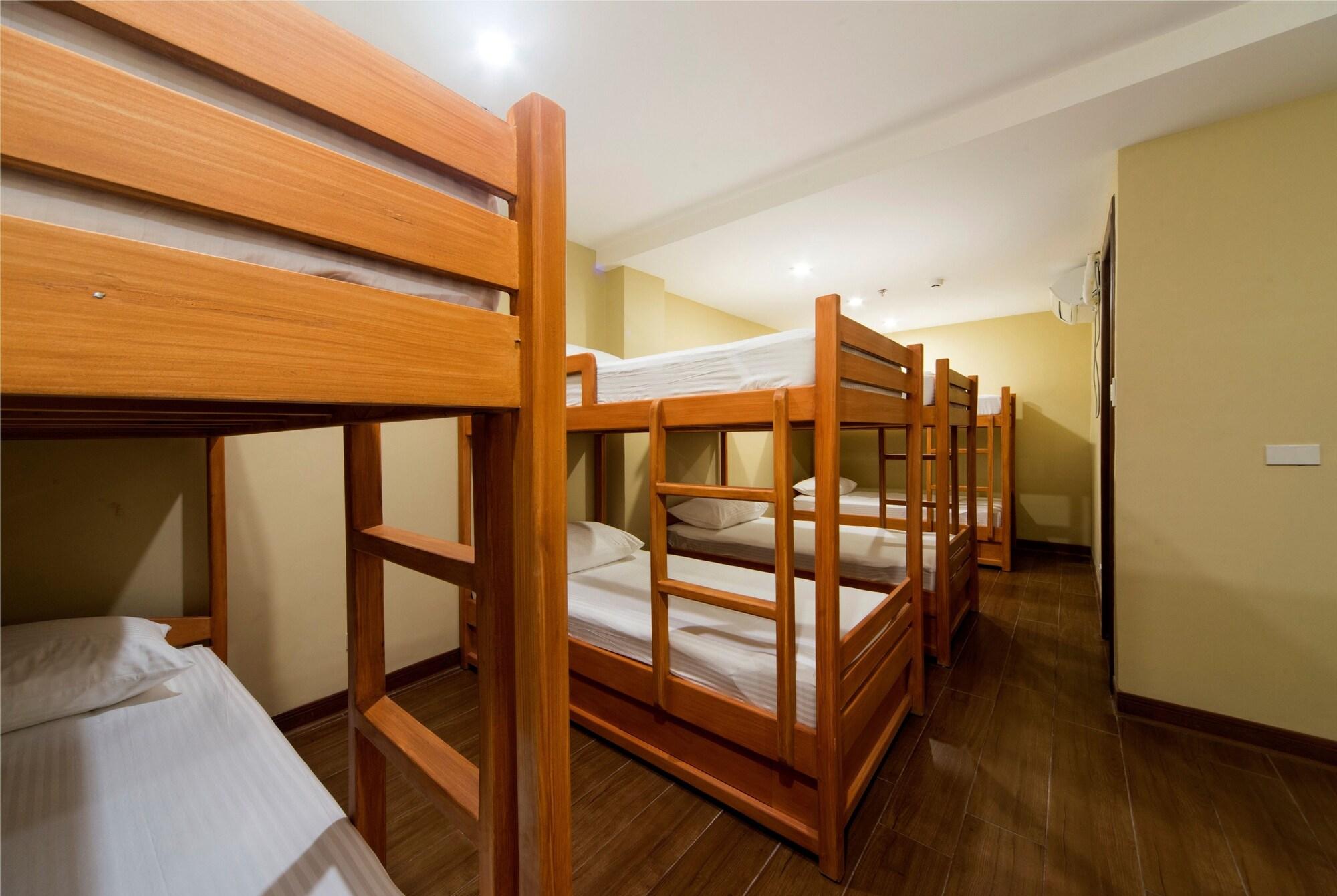V Hotel And Apartel 14/28