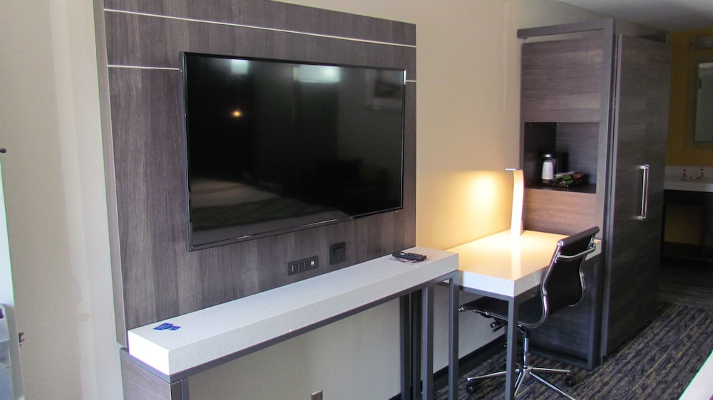 Baymont By Wyndham Murfreesboro 10/42