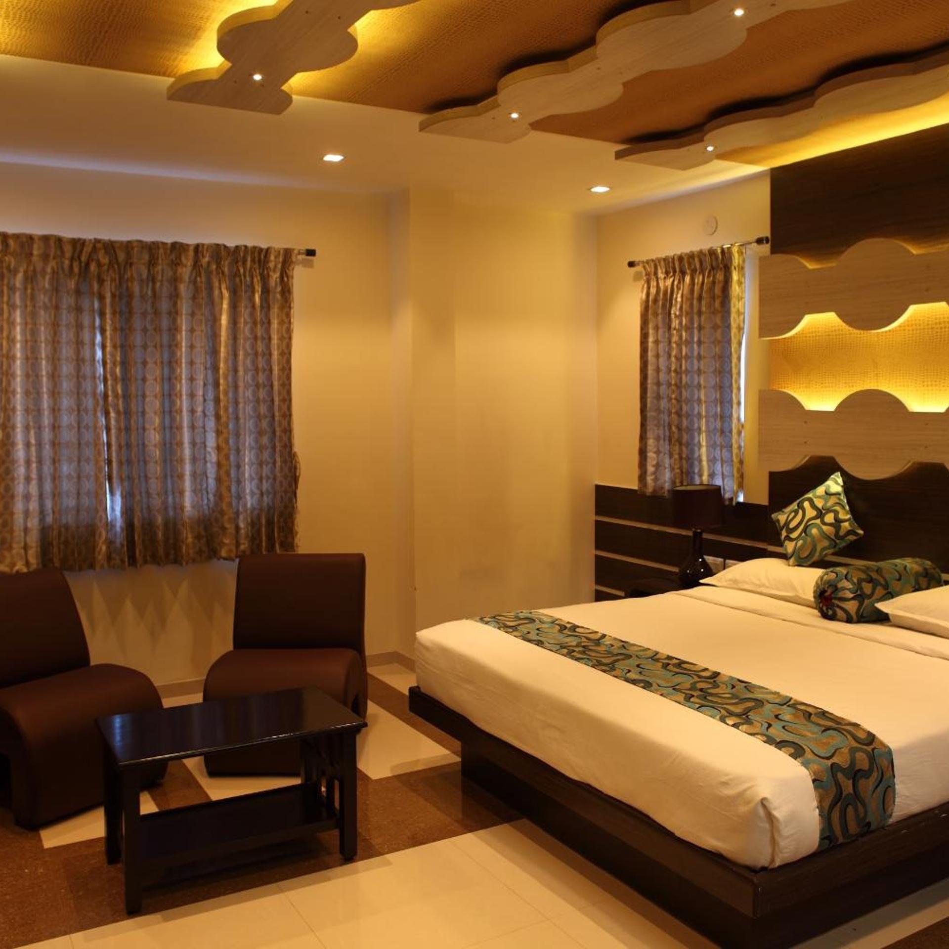 OYO Premium Avinashi Road Hope College 5/43