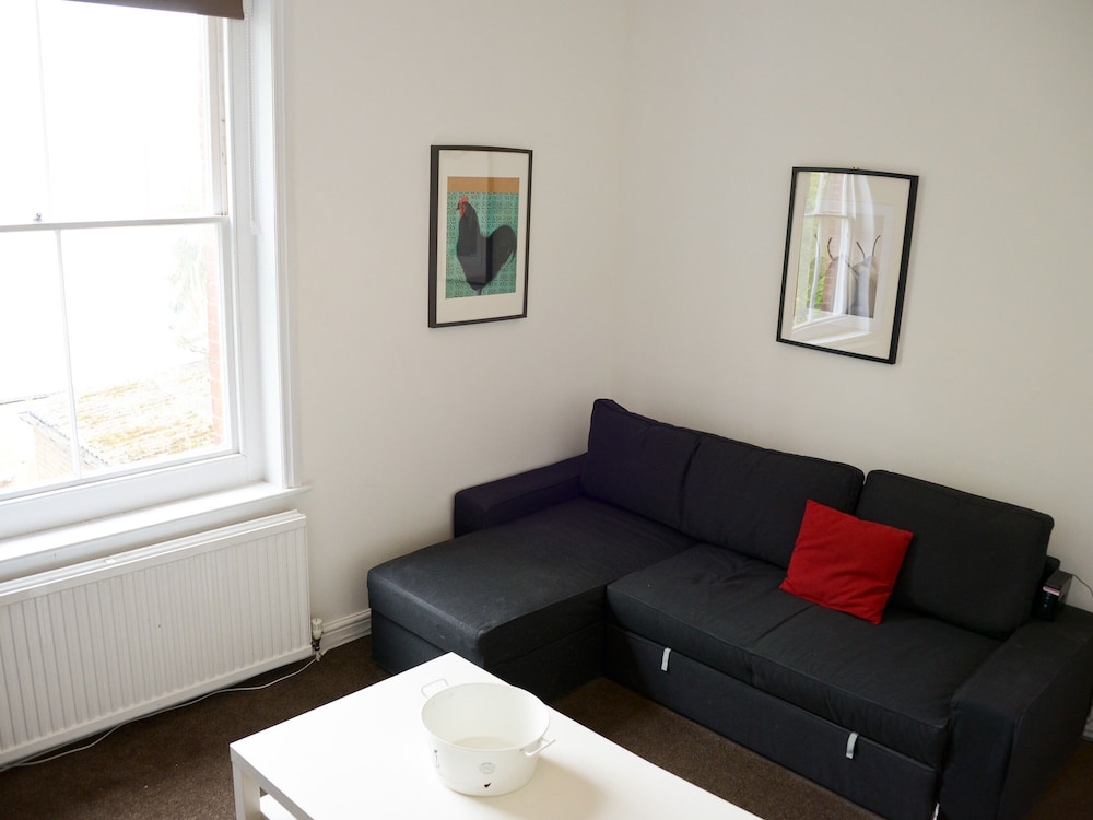 Corner House Apartment 14/23