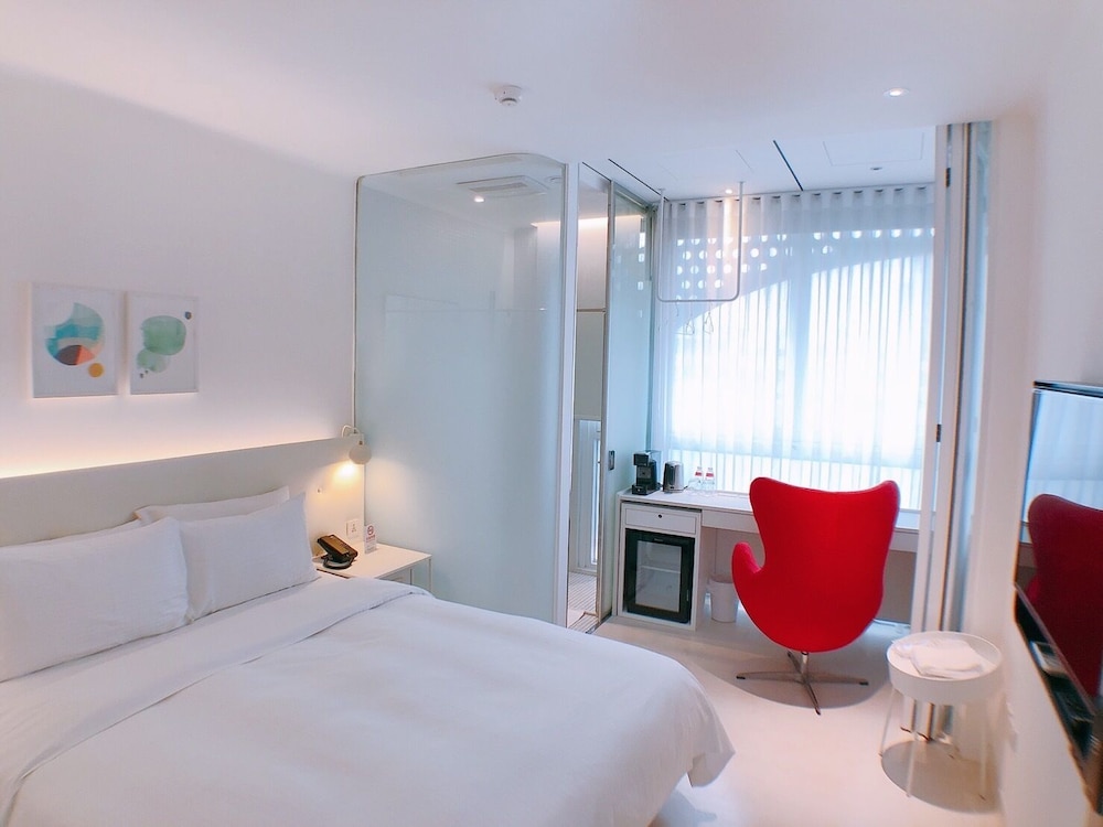 HOTEL POISPOIS 25/56