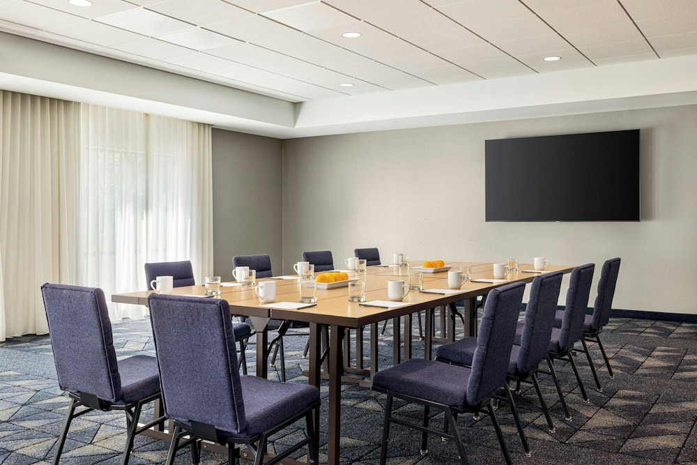 Courtyard by Marriott Wilkes-Barre Arena 33/48