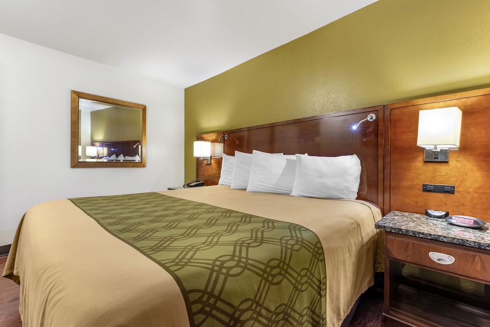 Rose City Inn And Suites 11/27