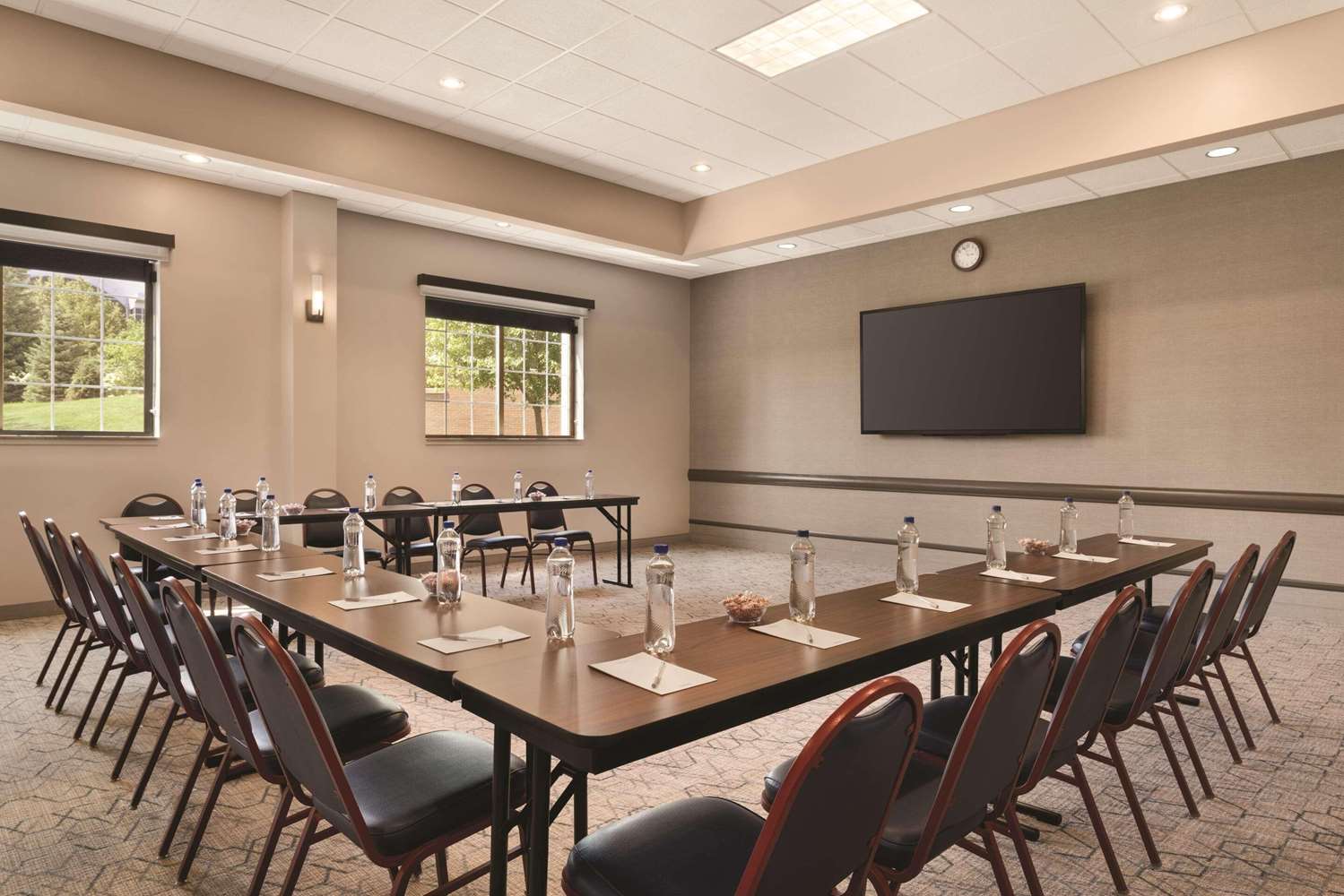 Country Inn & Suites By Radisson Grand Rapids East Mi 38/46