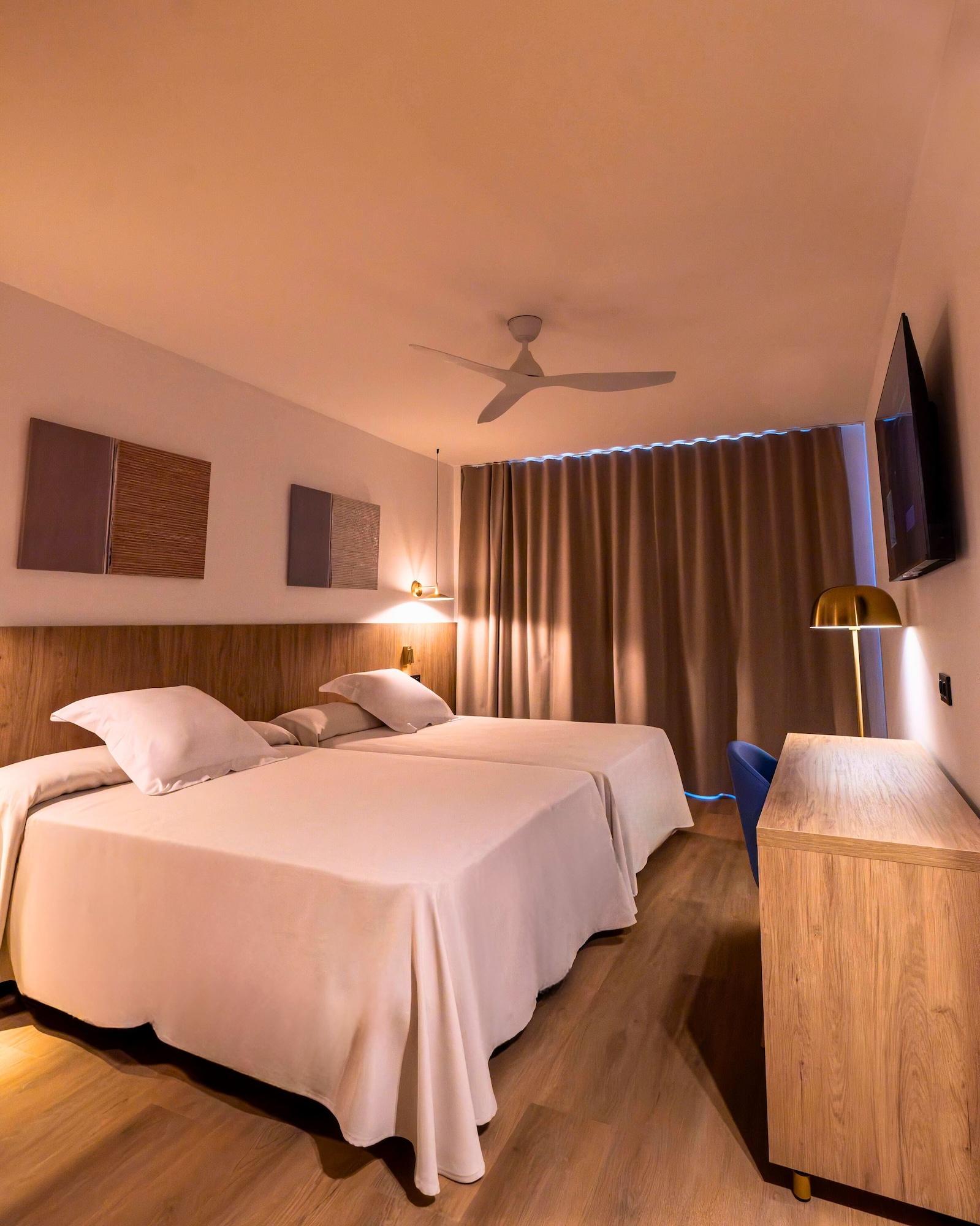 غرفة ثلاثية، Ohtels Vila Romana 2/7