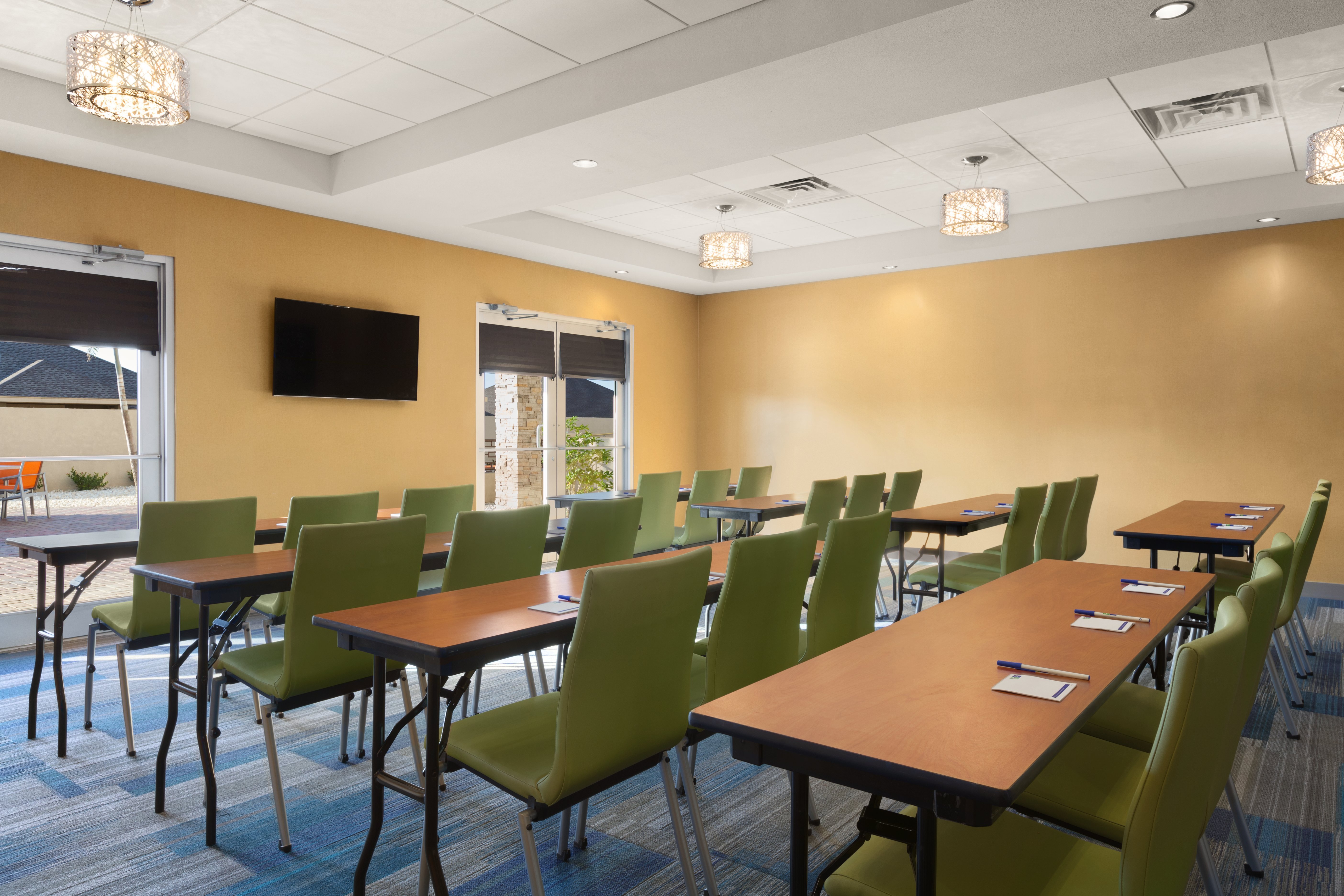 Holiday Inn Express And Suites Edinburg Mcallen Area 44/51