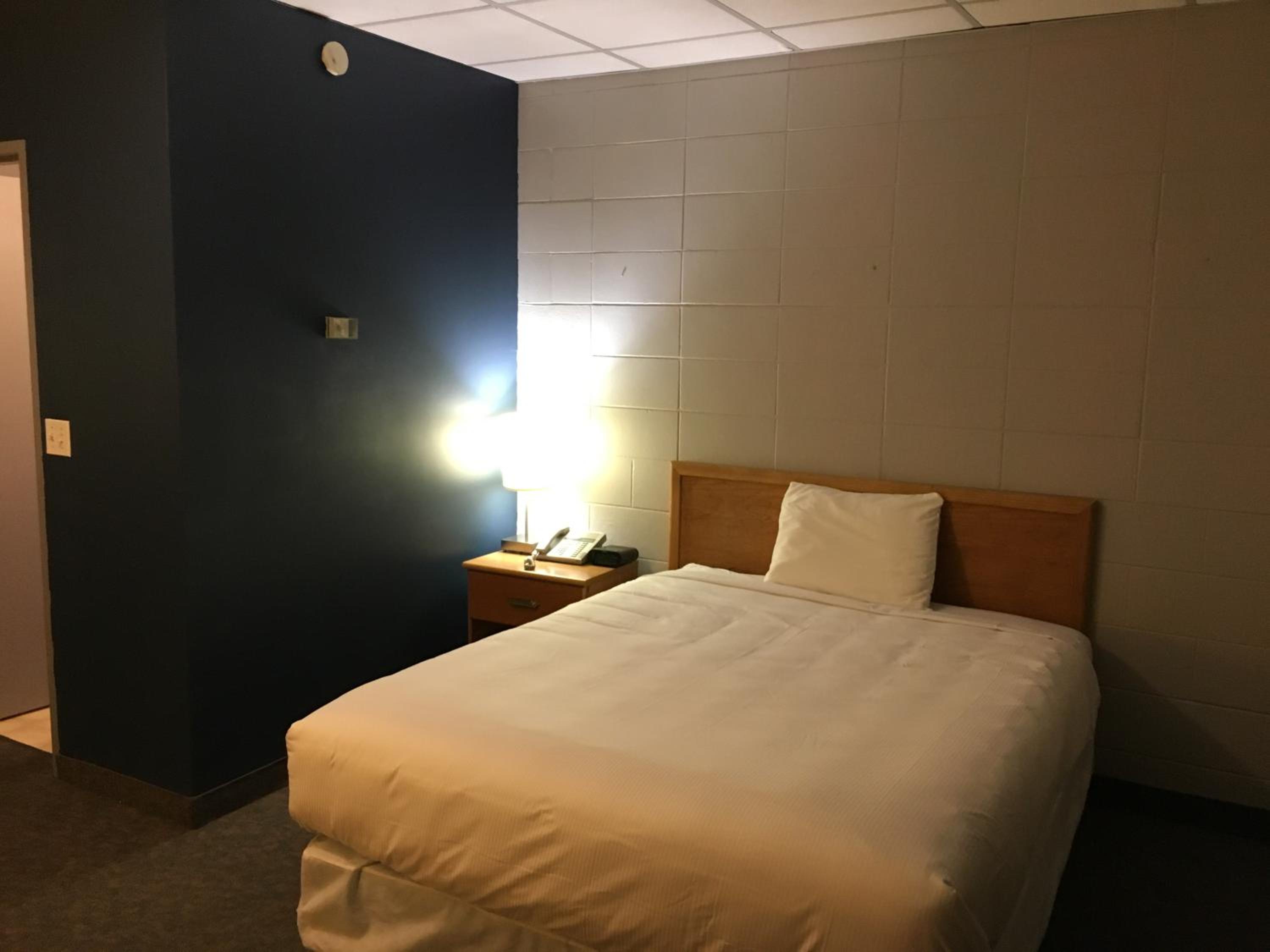 Altona Hotel 11/50