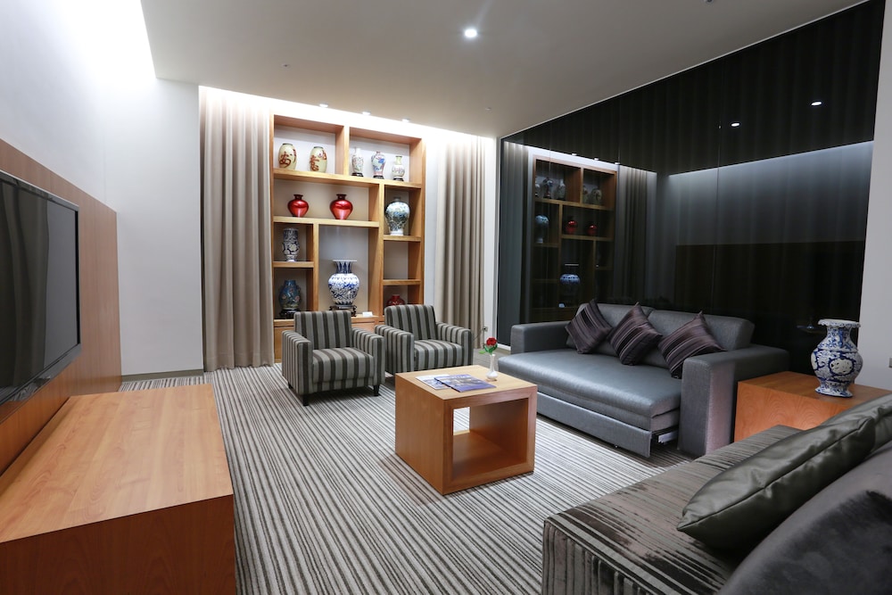 Yoai Hotel 36/45