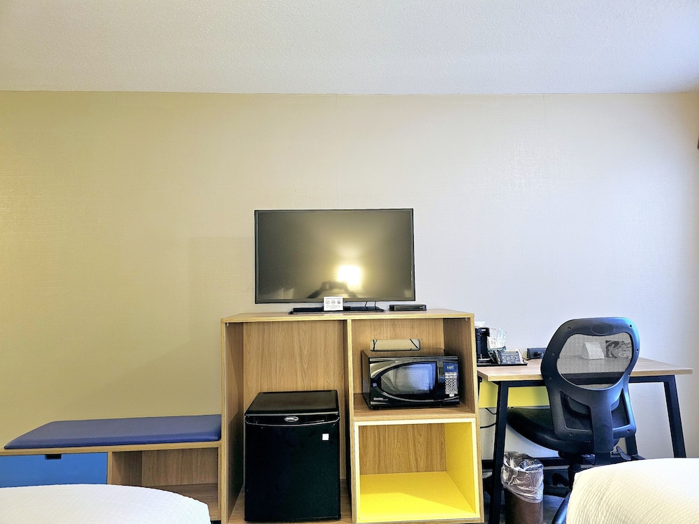 Days Inn by Wyndham Rolla 28/33