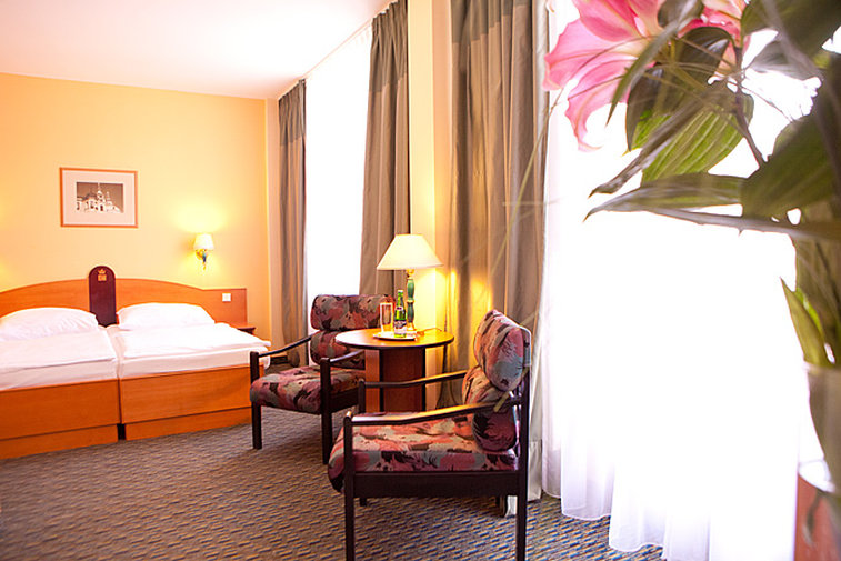 Central Hotel 13/47