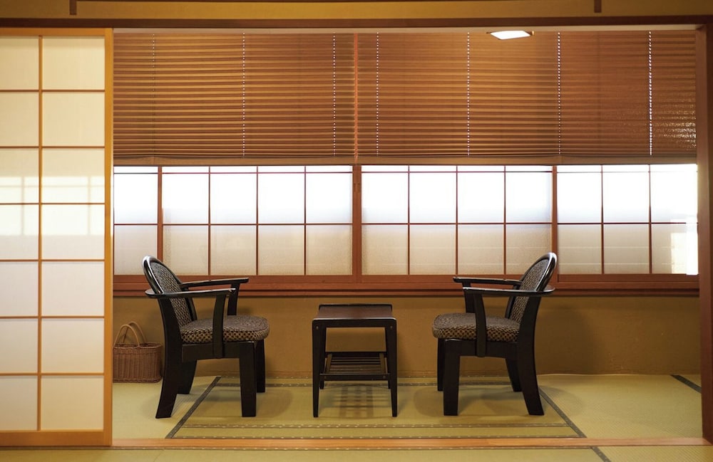 Kutsuroginotei Kunitachi 46/50