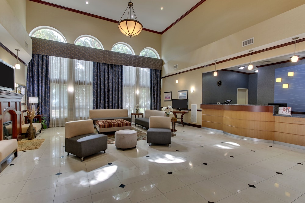 Holiday Inn Express And Suites Allentown West Ex Bw Plus Allentown Inn Suites 11/52