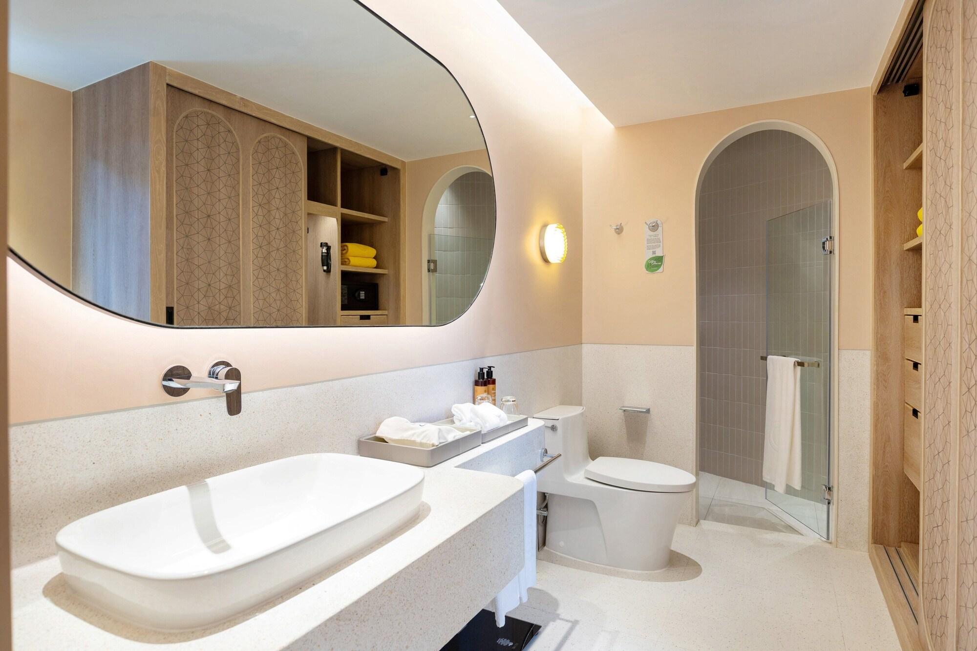 Centara Karon Villas Phuket 53/54