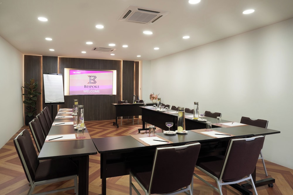 Bespoke Hotel Puchong 38/50