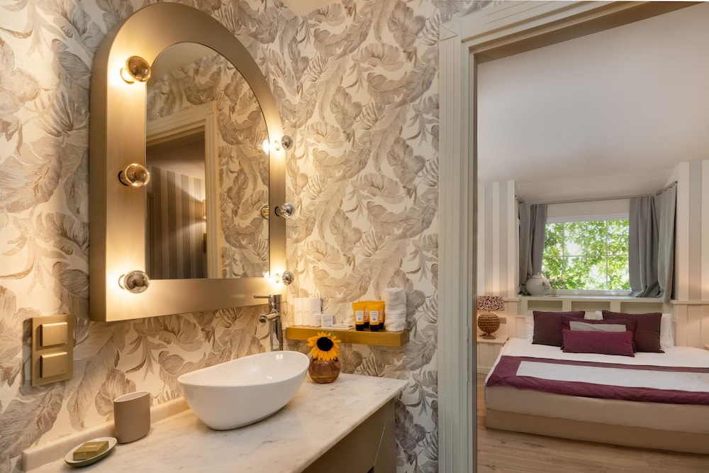 La Capria Suite Hotel 51/53