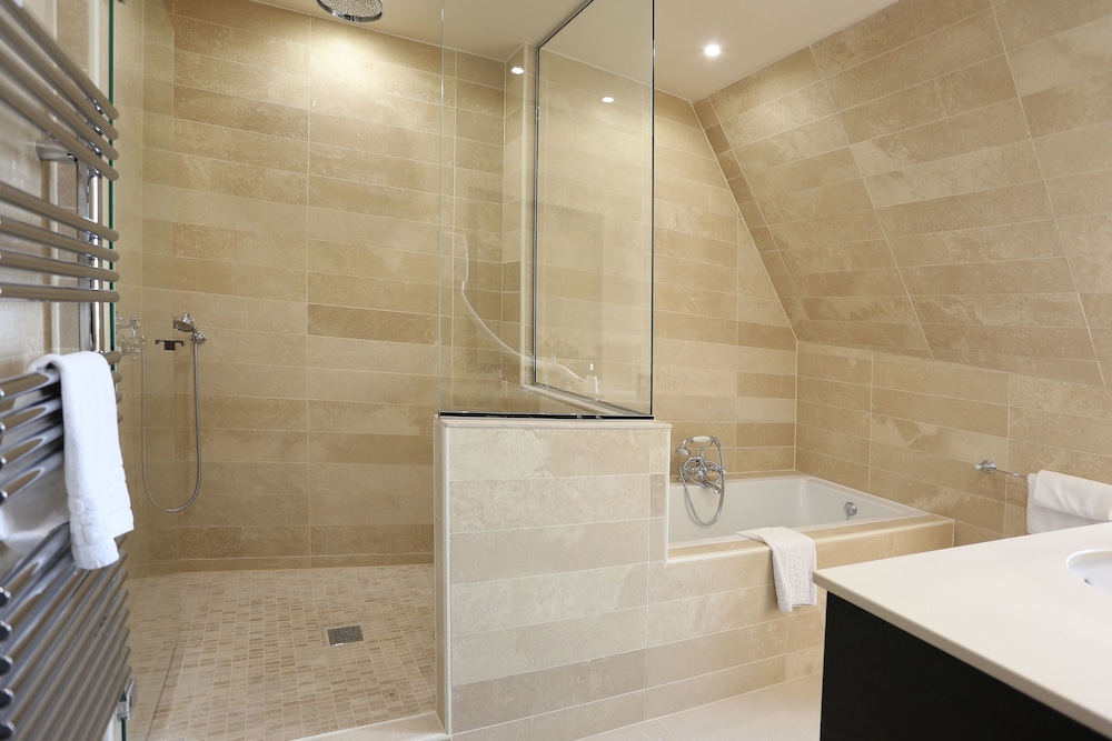 Deluxe, Suite, Eiffel View، Hotel Saint-Louis Pigalle 4/4
