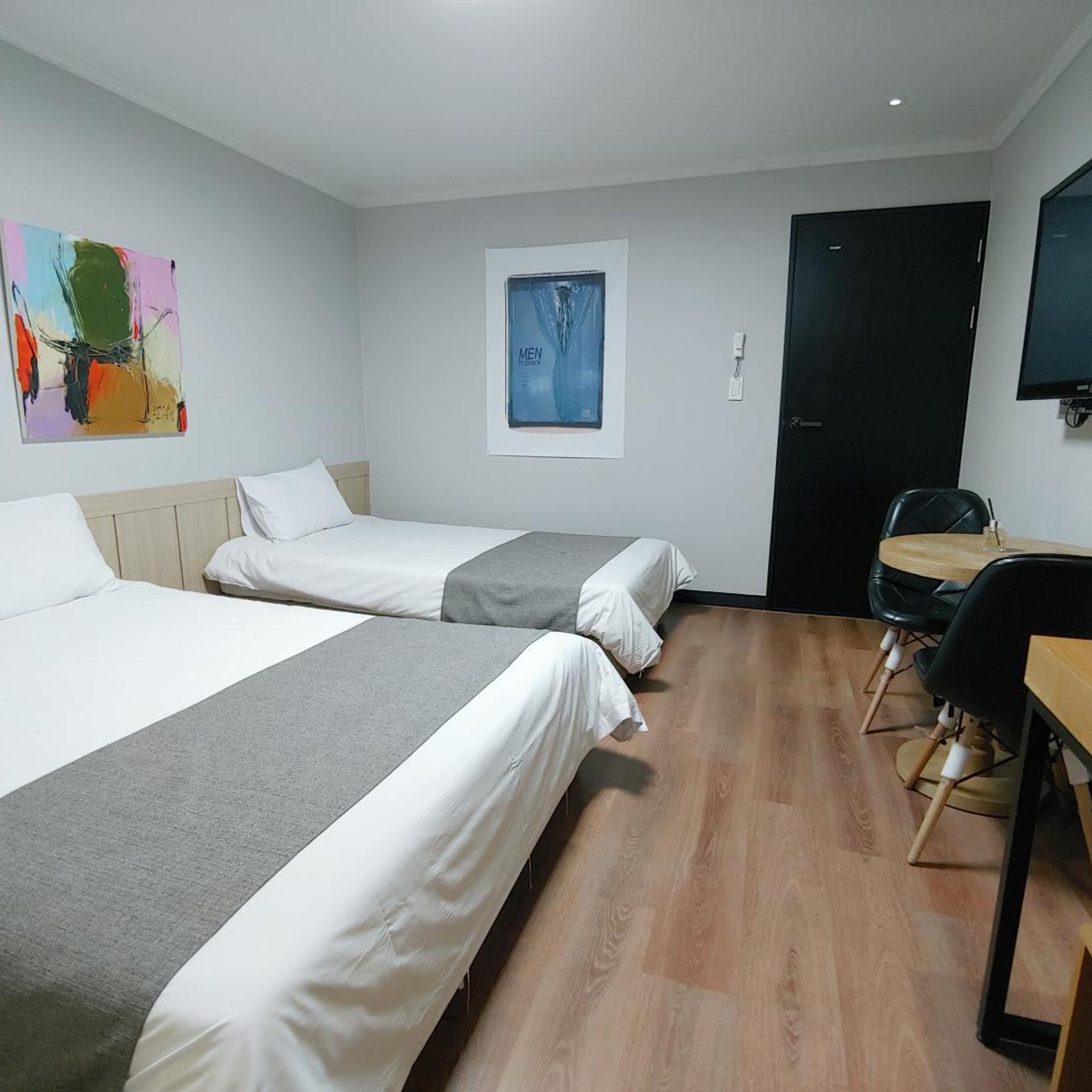 غرفة قياسية ثلاثية، HOTEL TONG YEONDONG JEJU 6/10