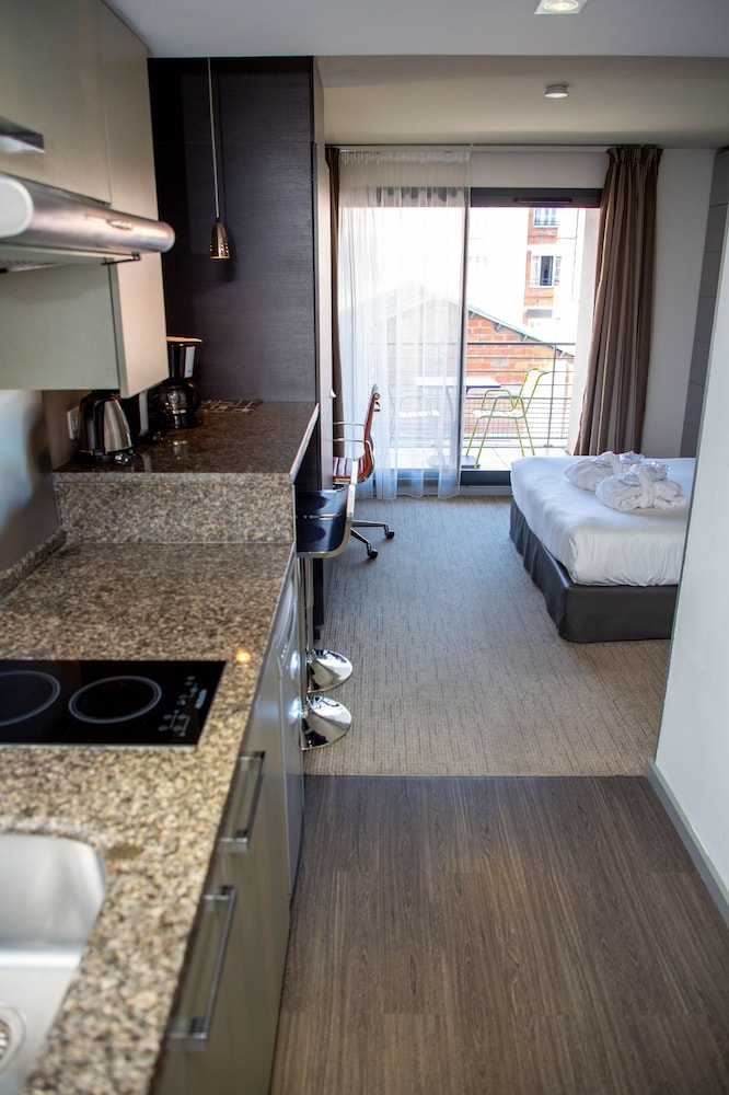 APPART HOTEL CLEMENT ADER 21/68