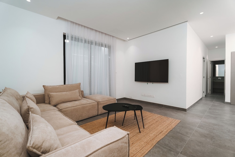 PERIYALI KONNOS Villas Beach Resort 34/53
