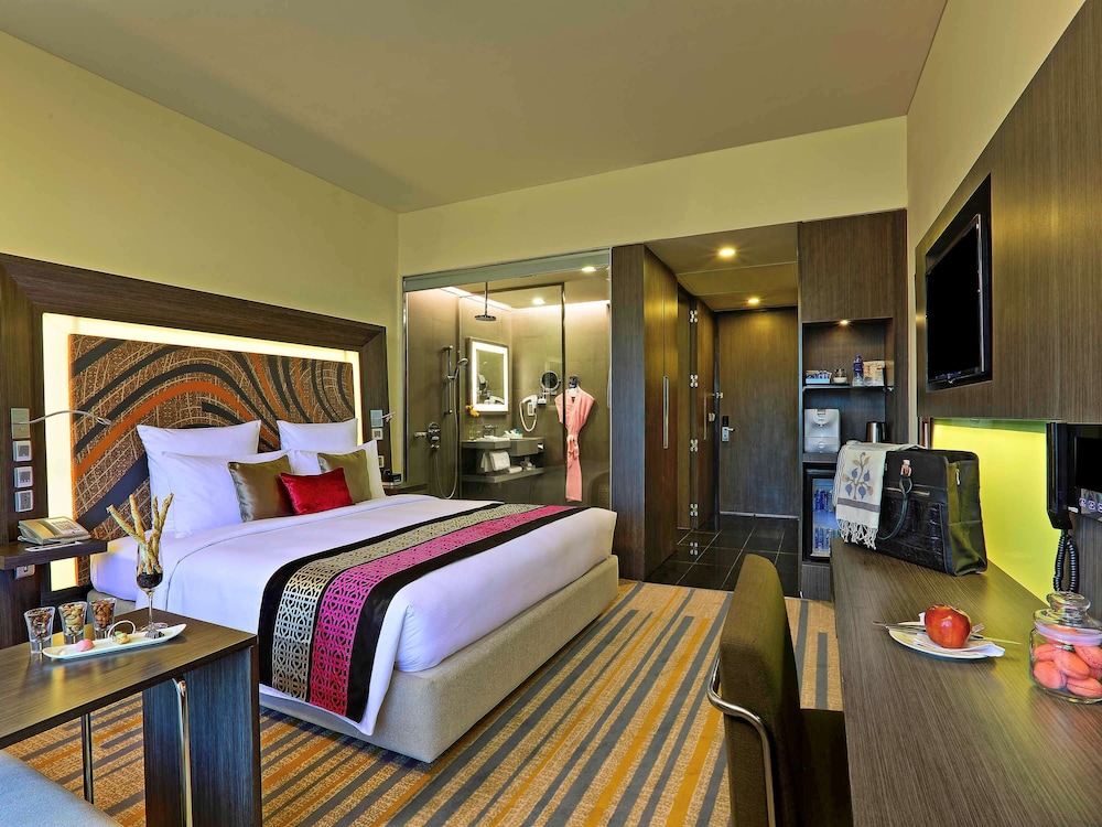 NOVOTEL KOLKATA HOTEL AND RESIDENCES 20/74