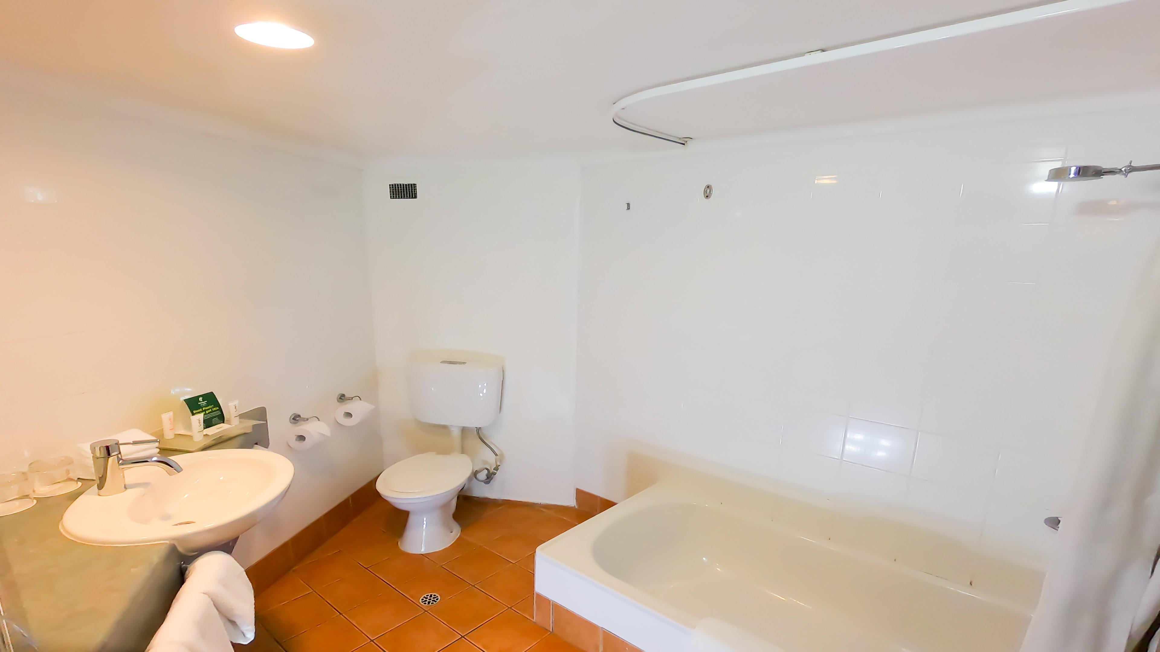 غرفة بسرير كينج، Holiday Inn Port Moresby 4/4