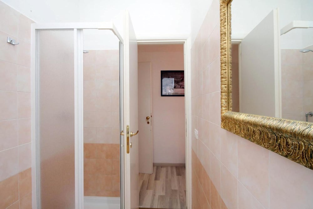 Lucky Holiday Rooms 47/47