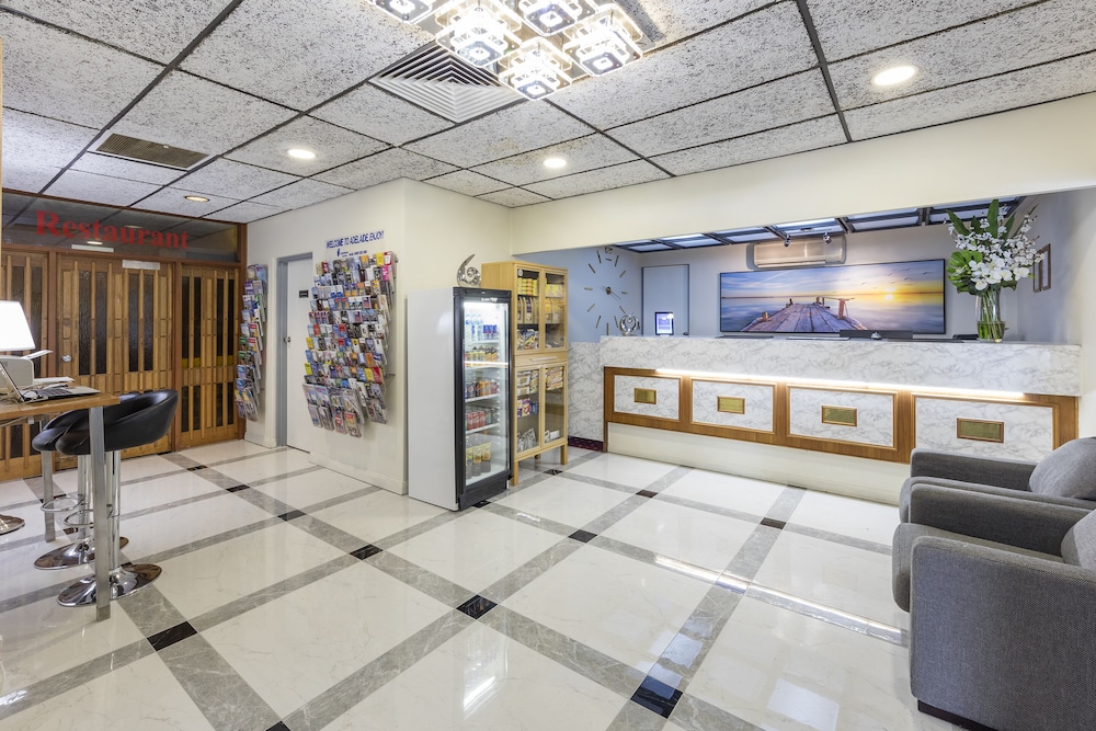 Adelaide Granada Motor Inn 10/65