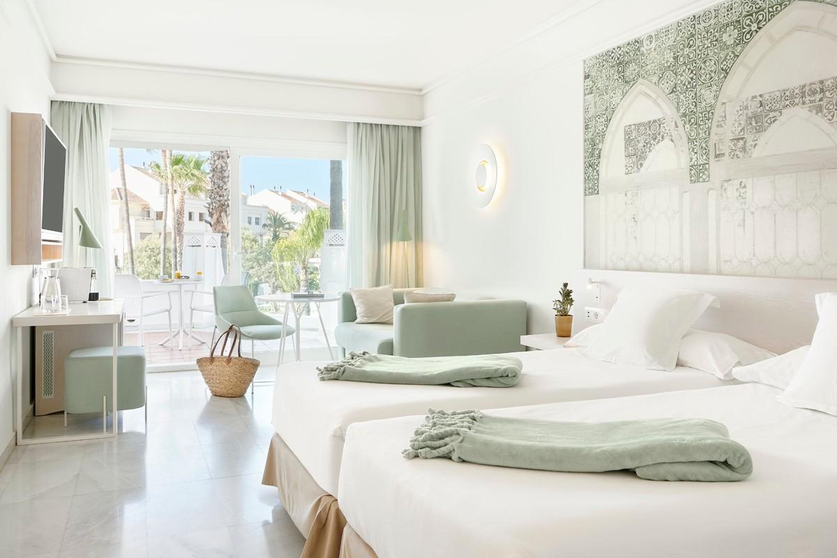 Standard, Side Sea View, Balcony or Terrace